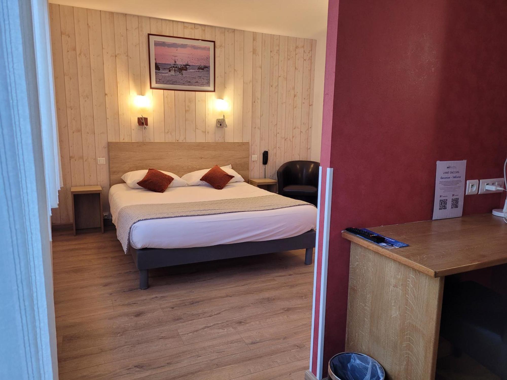 Brit Hotel Des Halles Concarneau Kültér fotó